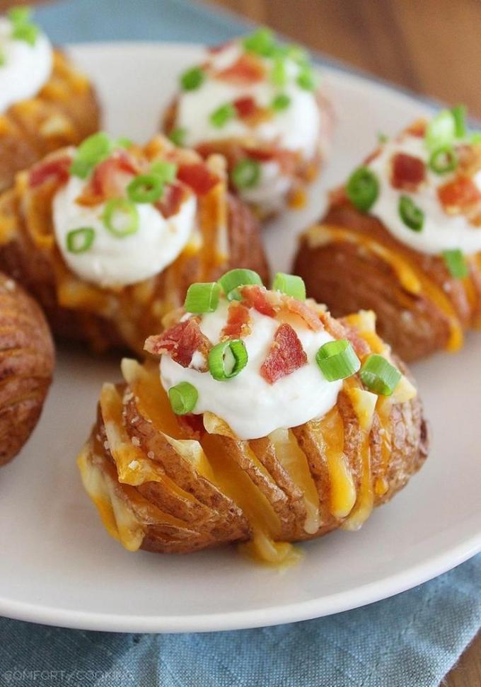 Mini loaded potato bites 