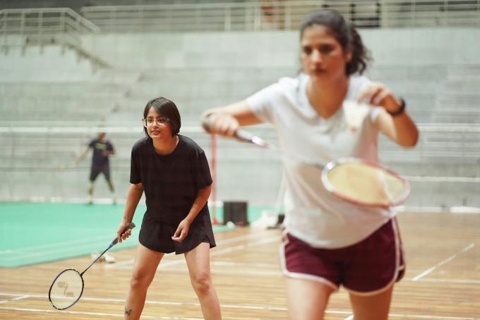 Ga badmintonnen.