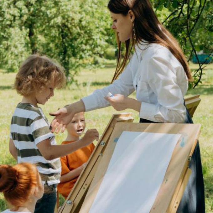 Sara (33) is leerkracht lager onderwijs en verklapt hoeveel ze verdient