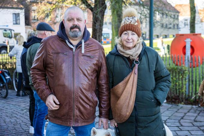 Enkele familieleden, waaronder haar echtgenoot Patrick Ponnet en schoonzus Marleen Ponnet waren aanwezig tijdens de zoekactie.