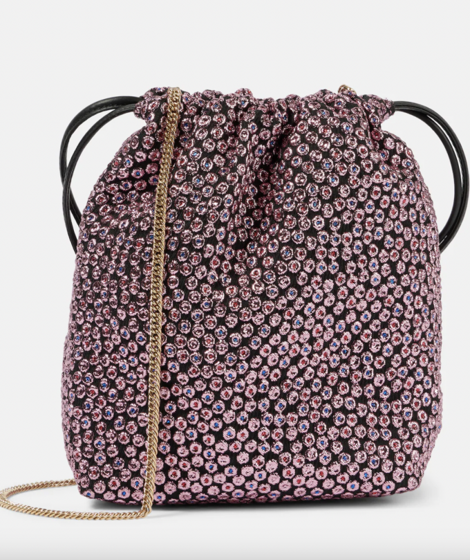 Le sac orné de strass