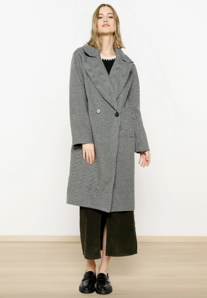 Le long manteau imprimé