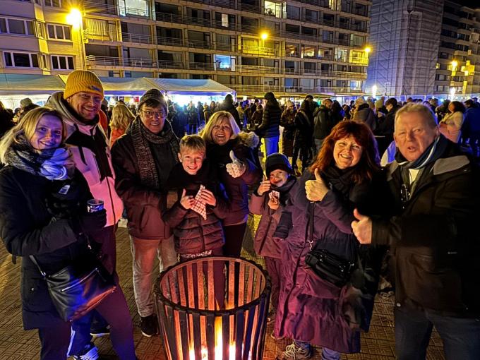 Nina Vermussche, Davy Do Paco Pereira, John Seghers, Gabriel, Damien, Ambrico, Martine en Nancy Eerebout vinden het alvast een fijne avond.