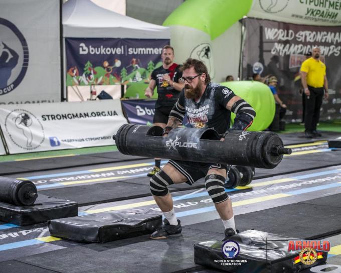 De 29-jarige Diksmuideling Gieljan Roose trok met bescheiden ambities naar het WK Strongman in Spanje, maar keerde zowaar met een gouden plak terug in de categorie tot 95 kilogram.