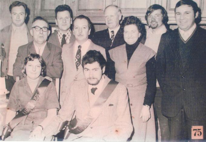 De allereerste kampioenenfoto uit 1975 van toen nog de Edelweisspikkers met rechtstaand van links naar rechts Eric Meeuw, Roger Deraedt, Marcel Vanwachtendonck, Roger Van Eecke, schepen Charles Morlion, Yvonne Vanhove, Pierre Gheeraert en Jean-Pierre Porreye en zittend het allereerste kampioenenpaar Annie Deraedt en André Vercoutter.