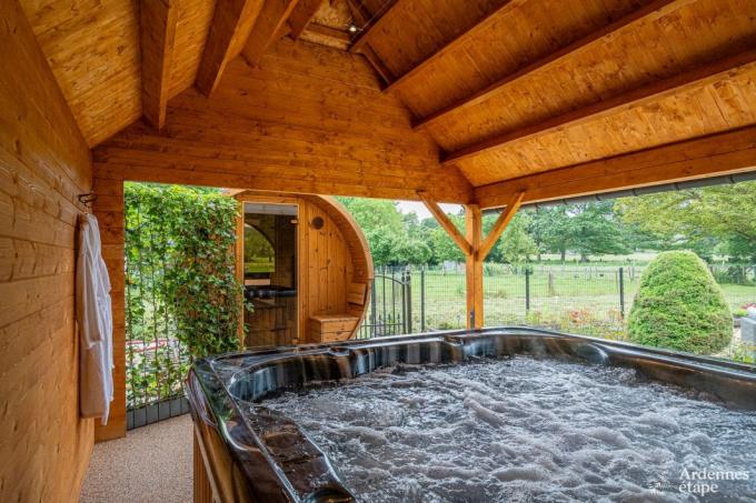 Maison de vacances avec jacuzzi et sauna à Han-sur-Lesse