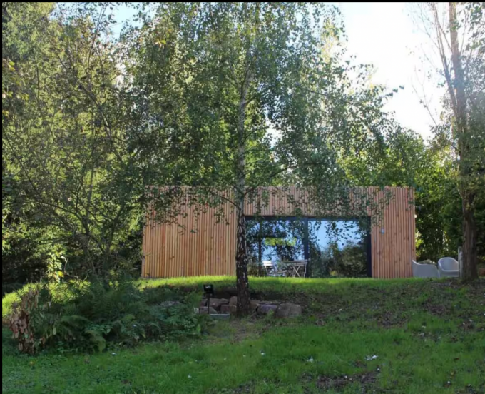 Une cabane lumineuse en pleine nature à Trooz