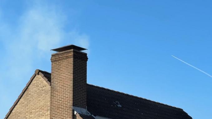 Bij aankomst bleek het om een schouwbrand te gaan.