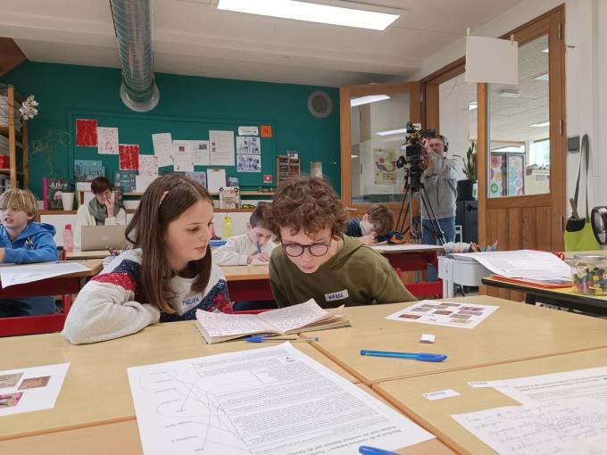 Freinetschool De Torteltuin in Poperinge kreeg jeugdauteur Sofie Leyts op bezoek.