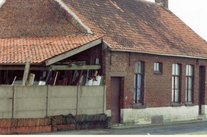 Zo zag het gebouw van café De Biekorf er uit voor de verbouwing.