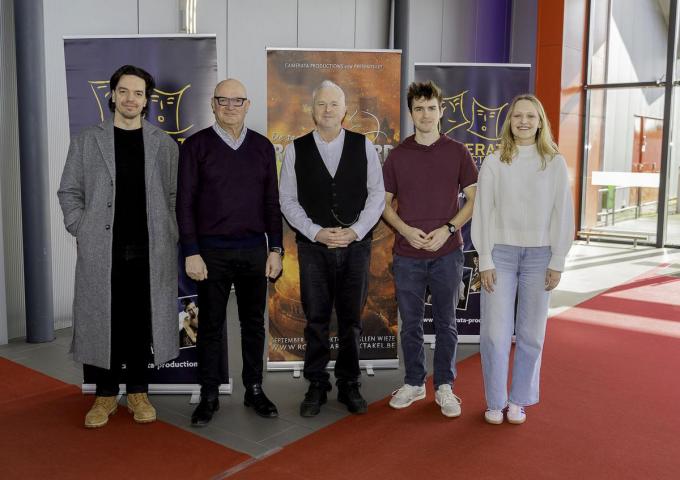 De ‘nieuwe’ cast die werd voorgestel met v.l.n.r. Nordin, Mark, Ludo, Jans en Lotte.