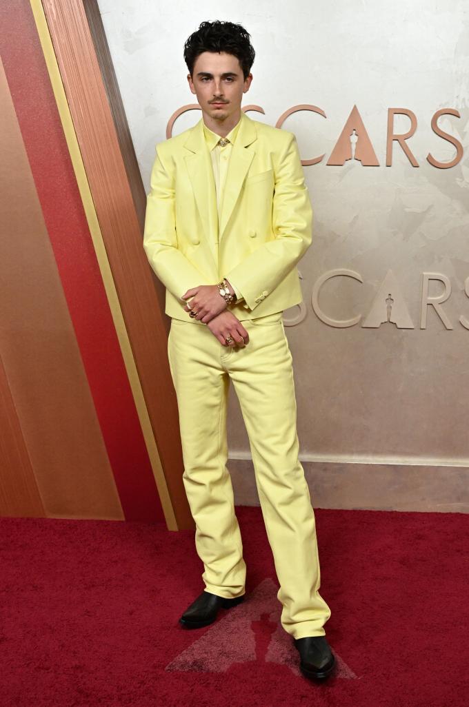 Timothée Chalamet in custom Givenchy en Cartier