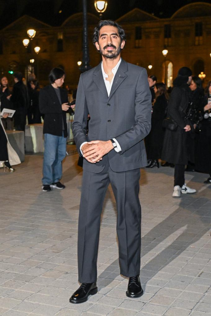 Dev Patel bij het Louvre