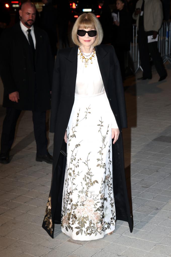 Anna Wintour bij het Louvre