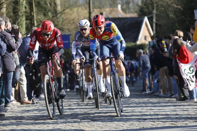 Alec Segaert reed in Kuurne-Brussel-Kuurne lek op het slechtst denkbare moment.