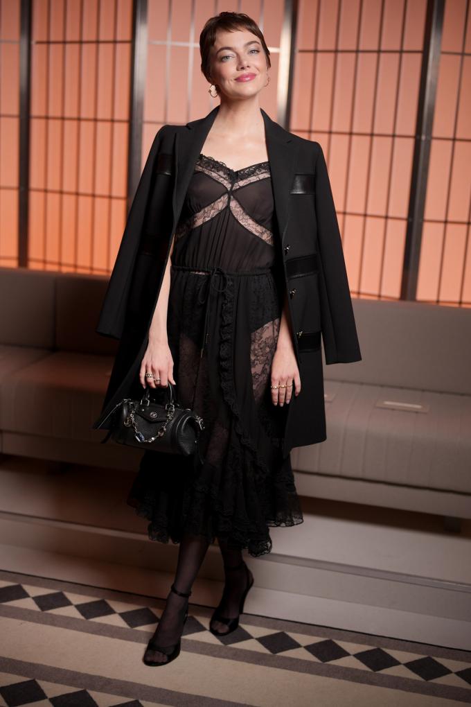 Emma Stone bij Louis Vuitton 