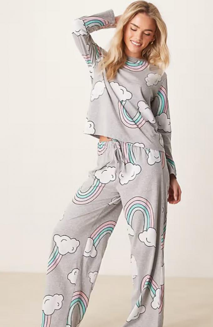 Pyjama met regenboogprint 