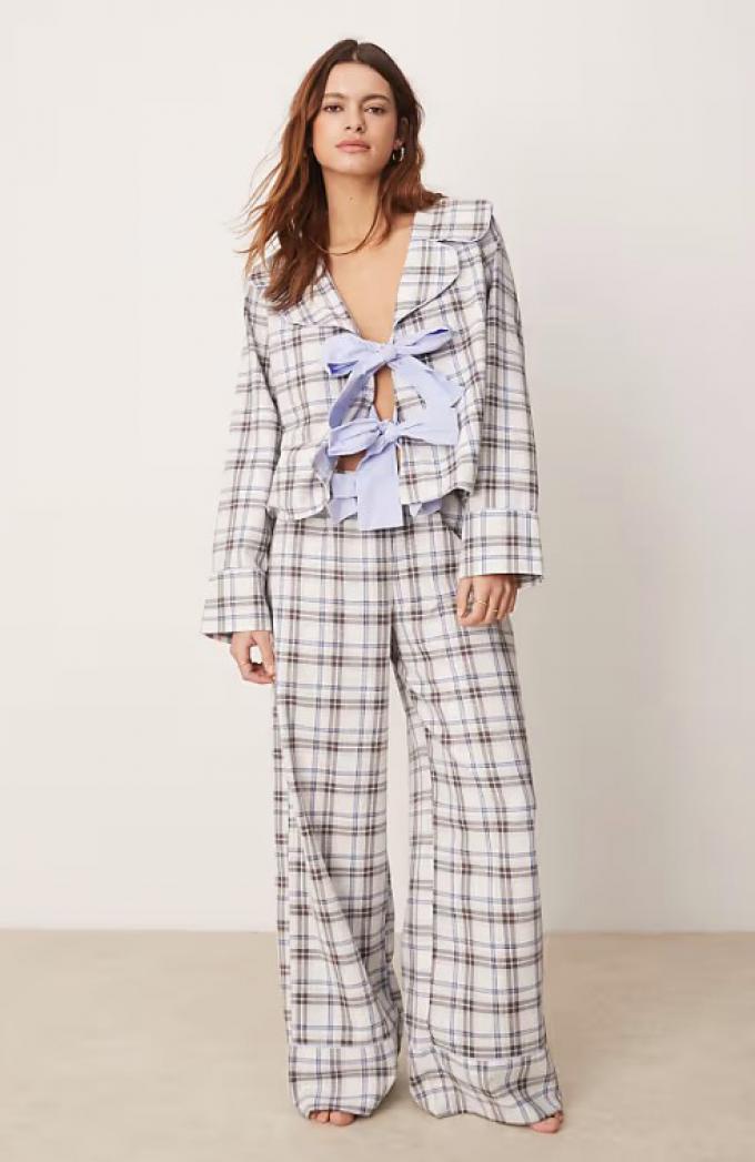 Geruite pyjama met strikdetails 