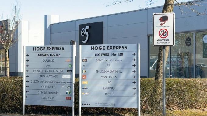 Alle winkels van het winkelcentrum Hoge Express blijven ook vandaag dicht.