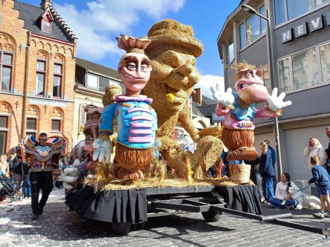 Heel wat ambiance en plezier tijdens de Keikoppencarnavalsstoet.