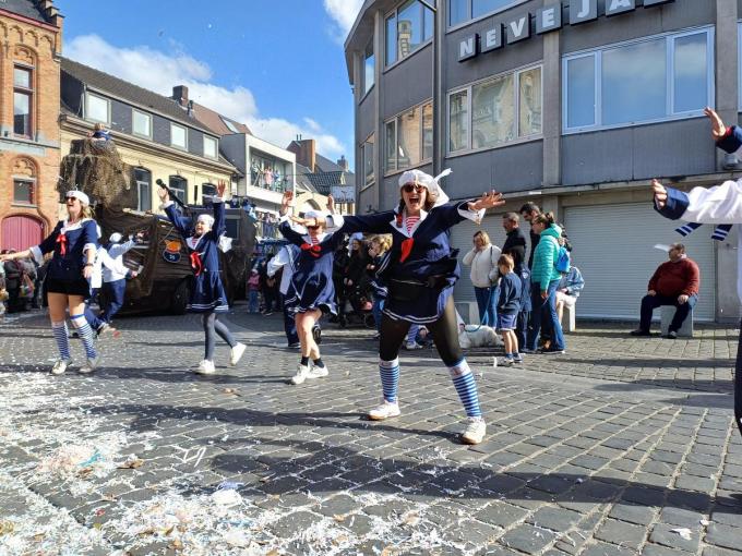 Heel wat ambiance en plezier tijdens de Keikoppencarnavalsstoet.