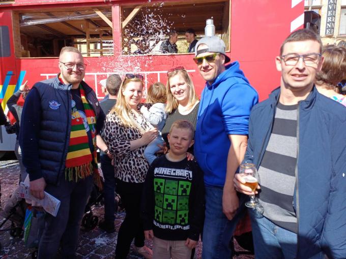 Onder de toeschouwers ook Justine Van Eecke, Julie Van Eecke, Wesley Van Eecke, Jonas Van Eecke, Olivia Cheroutre, Gregory Cheroutre en Pedro Verslype.