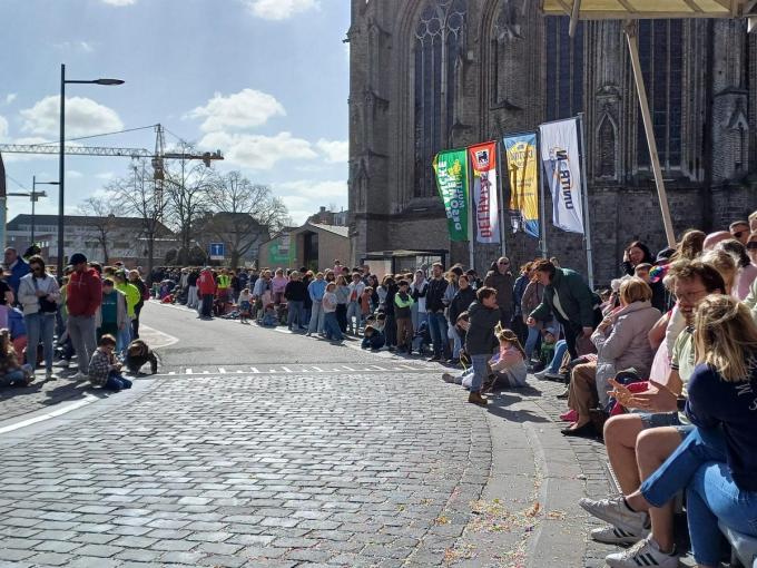 Er waren zo'n 25.000 toeschouwers voor de carnavalsstoet.