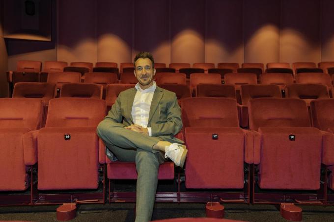 Andy zit al te wachten in CC De Werf in Aalst op de eerste bezoekers.