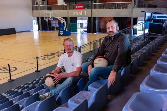 Vanpraet is al vijf jaar ceo van Oostende en gepokt en gemazeld als kampioen, Vandenbulcke komt pas kijken als kersvers general manager van de Spurs.