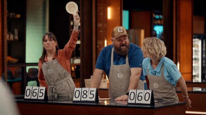 In de aflevering waarbij er mocht geboden worden, ging Sarah helemaal loos.