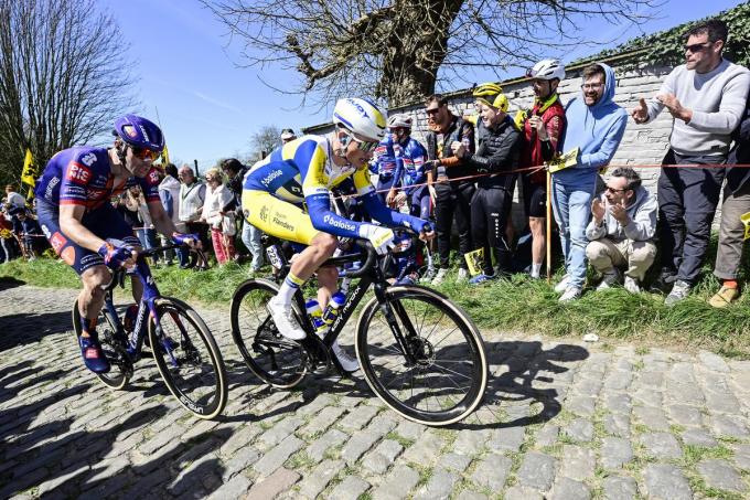 Met Timo Roosen op de vlucht tijdens de Ronde van Vlaanderen: “Het absolute topmoment van dit voorjaar.”