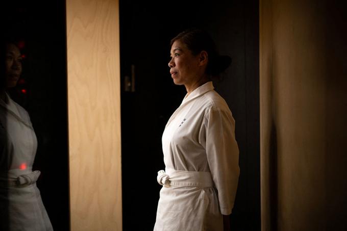 Chizuko Kimura est devenue cette année la première cheffe sushi au monde à être distinguée par le guide Michelin - Getty Images