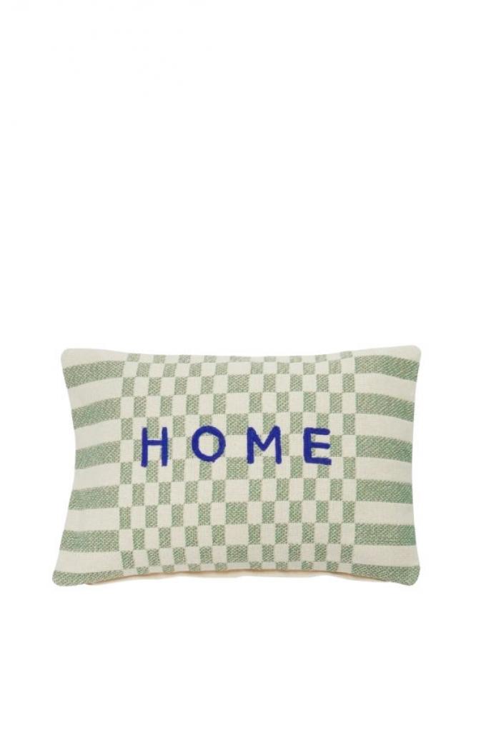 Katoenen kussenhoes met groen ruitjesmotief en geborduurd opschrift ‘Home’ (60 x 40 cm)