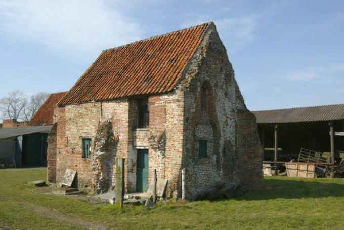 De historische kapel op het domein Engelendale in Assebroek wordt gerestaureerd, een werk van jaren voor de eigenaar.