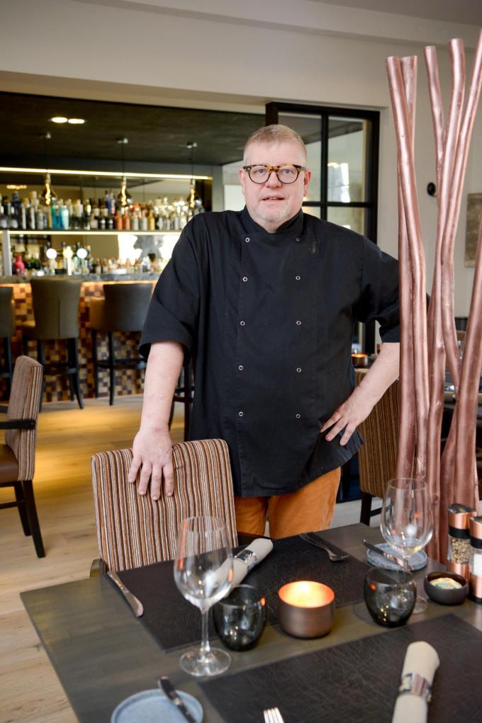 Francis Craeynest had van restaurant Prinsessehof in Emelgem.