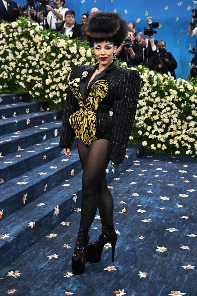 Doja Cat in Marc Jacobs