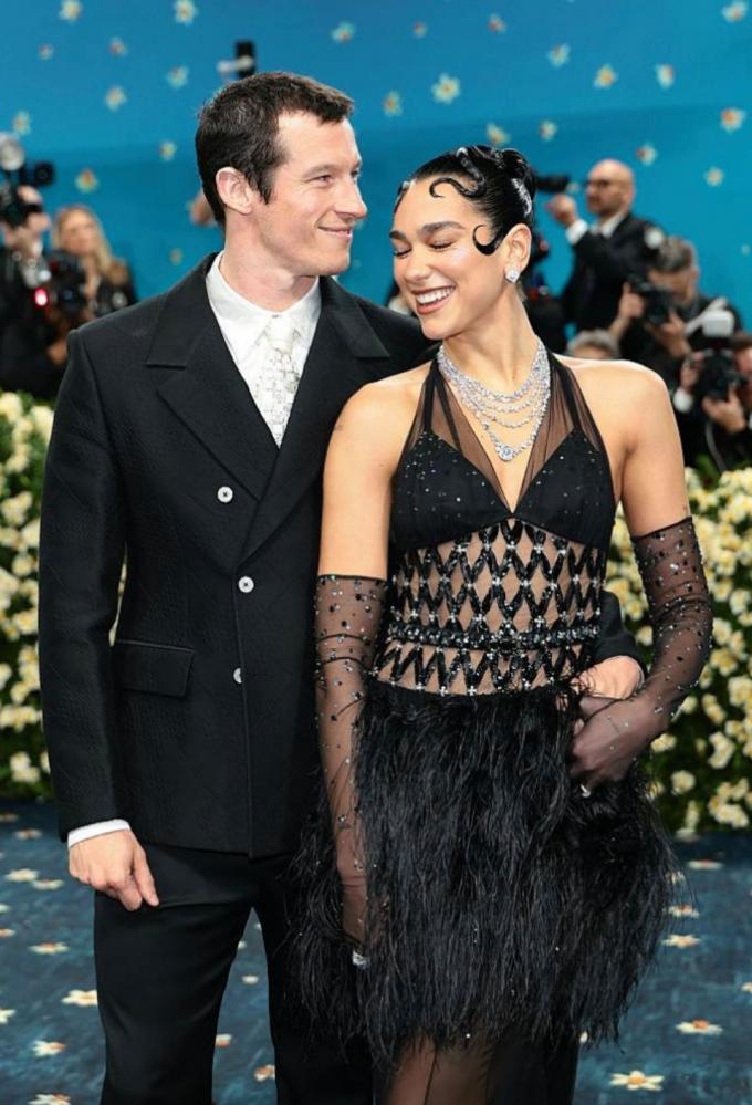 Callum Turner en Dua Lipa