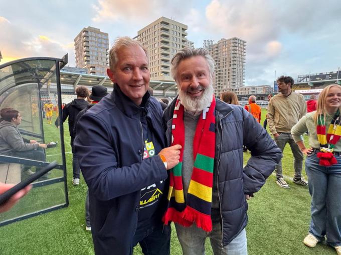 Karl Vannieuwkerke en Martin Heylen vieren de promotie van KVDO.