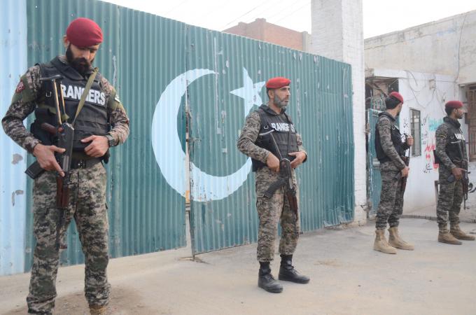 Macron inventeur, Islamabad vendeur : le parapluie nucléaire se privatise