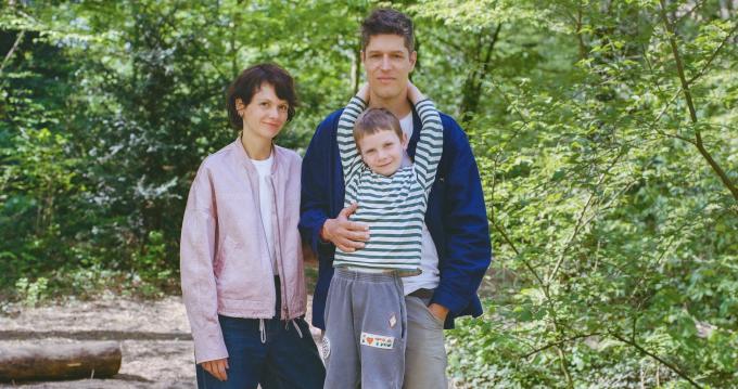 Elke, Lieven et Odie photographiés par Eva Donckers pour Weekend