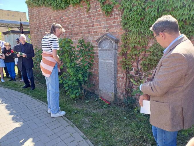 Er werd een herdenking op poten gezet bij het oorlogsmonument op school, maar ook op de begraafplaats van het Rekhof werden oud-leerlingen van de school geëerd.