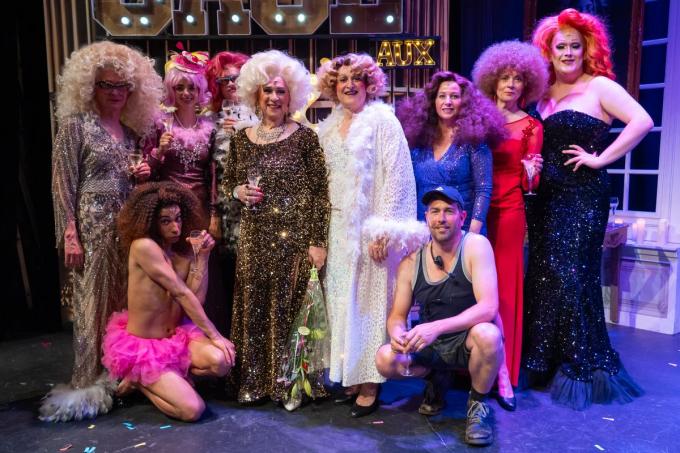De cast van ‘La Cage Aux Folles’.