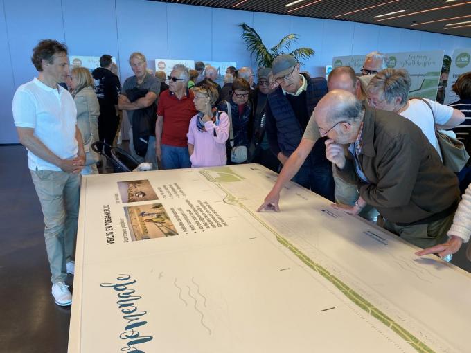 De infomarkt lokte heel wat nieuwsgierigen.