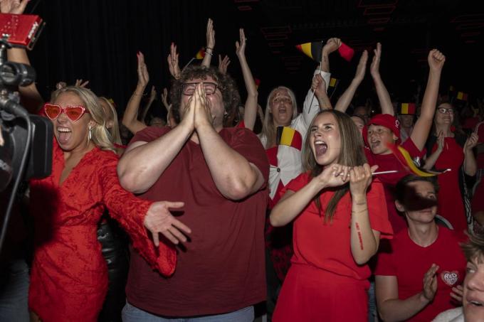 Ook VRT-presentator Manu Van Acker, jeugdvriend van Red Sebastian, volgde de halve finale in Oostende.