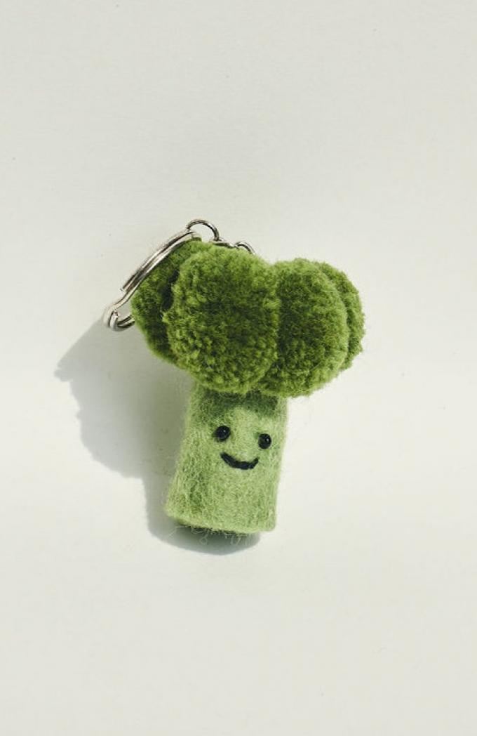 Bag charm in broccolivorm
