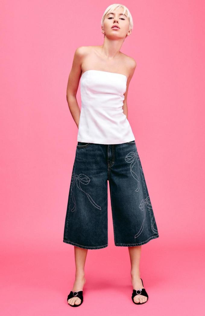 Jorts met strikdetails in strassteentjes