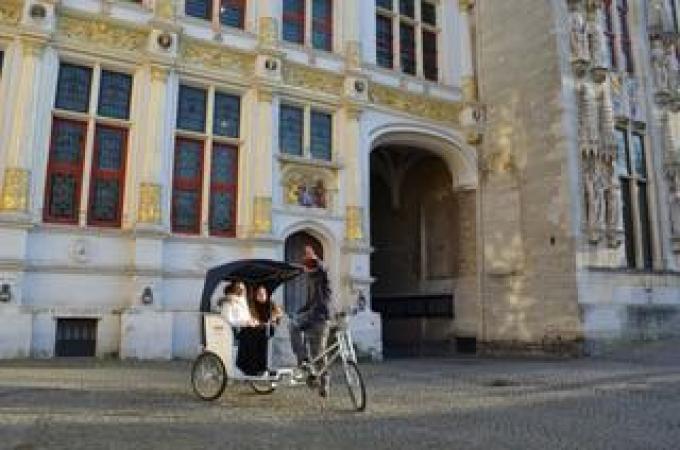 Pieter Jacques met zijn fietskoets.
