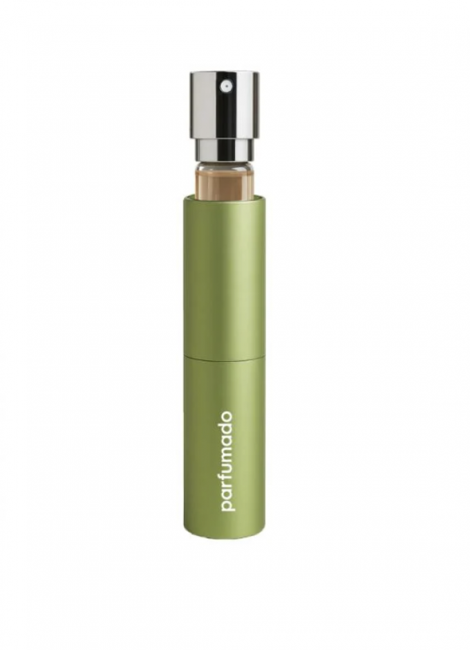 Parfum Rose + Water de Stellair dans son étui de voyage couleur matcha – Parfumado (8 ml)