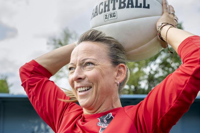 Nathalie Lievens, Natje voor de vrienden, is intussen 47 maar blijft op hoog niveau krachtballen.