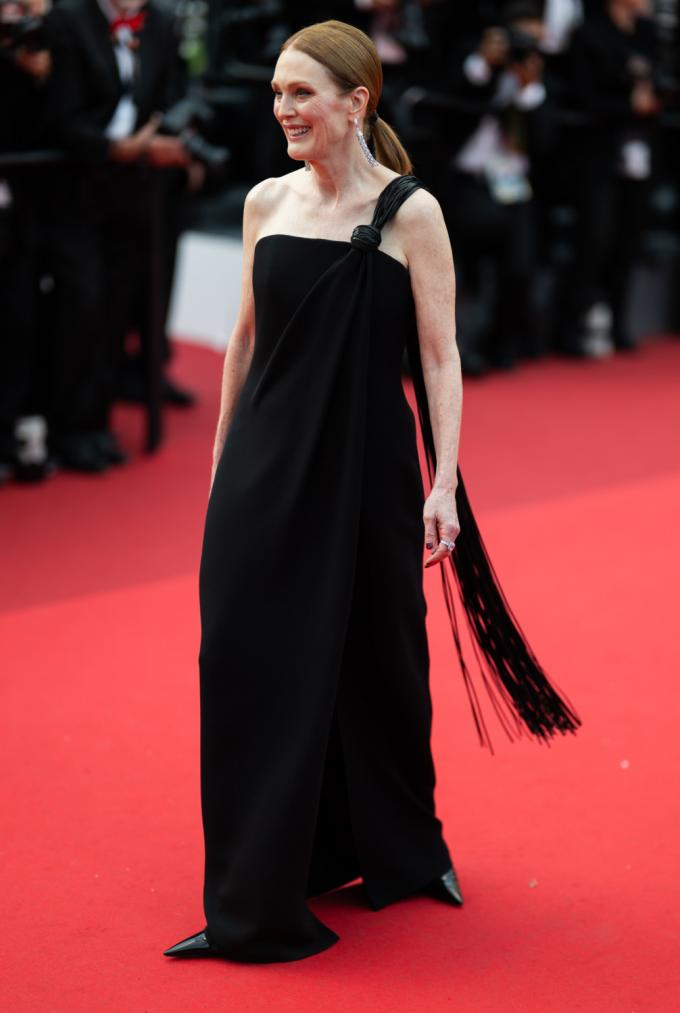 Julianne Moore in Bottega Veneta